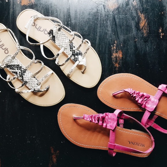 2 pairs of Sandals 🌸🌼 - Picture 1 of 5